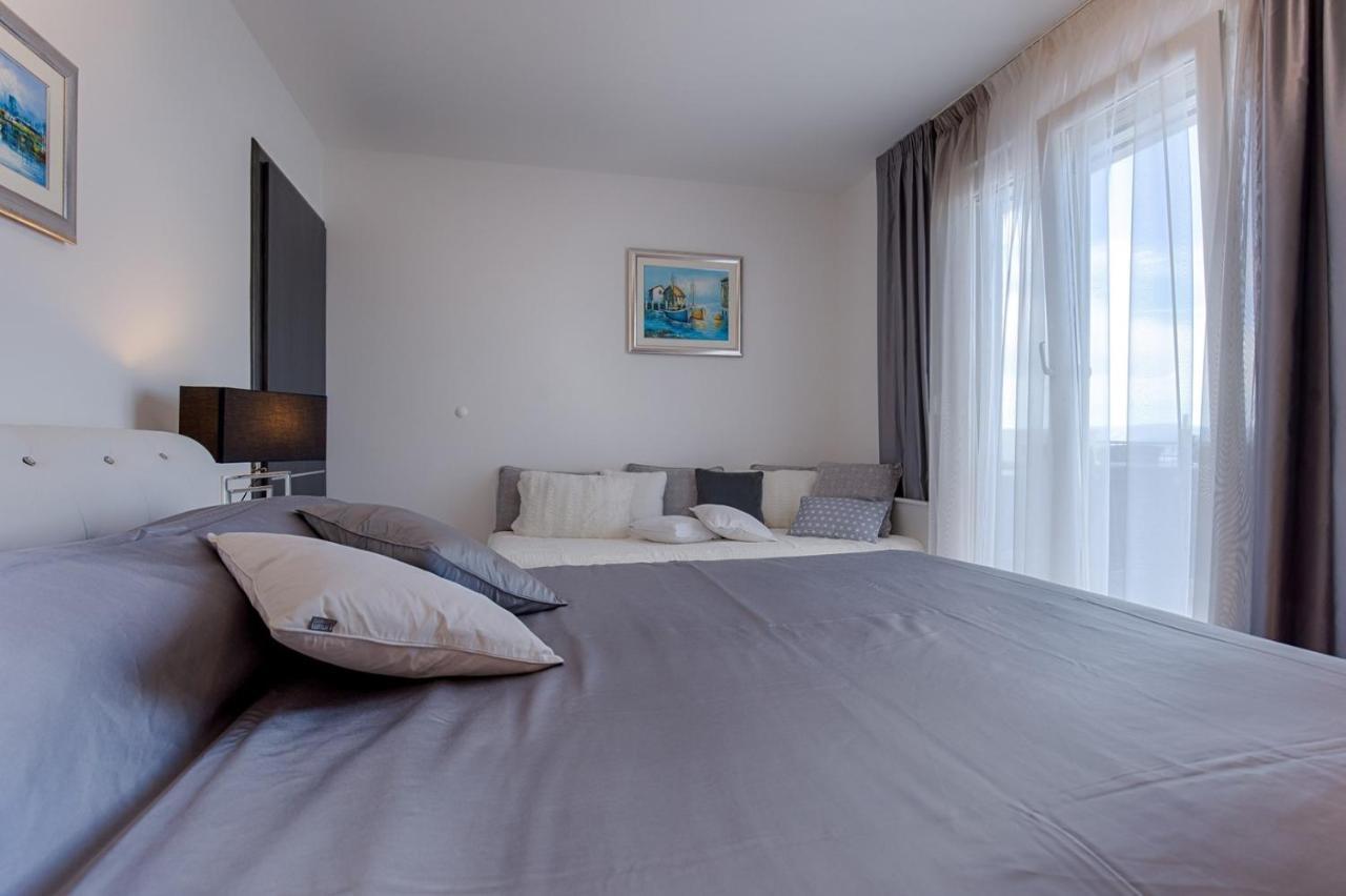 Holiday House Queens With Sea View Selce Kültér fotó