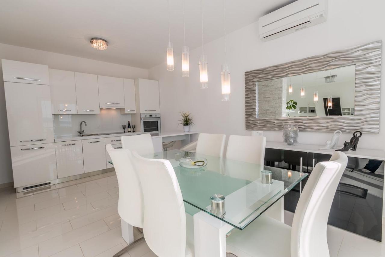 Holiday House Queens With Sea View Selce Kültér fotó