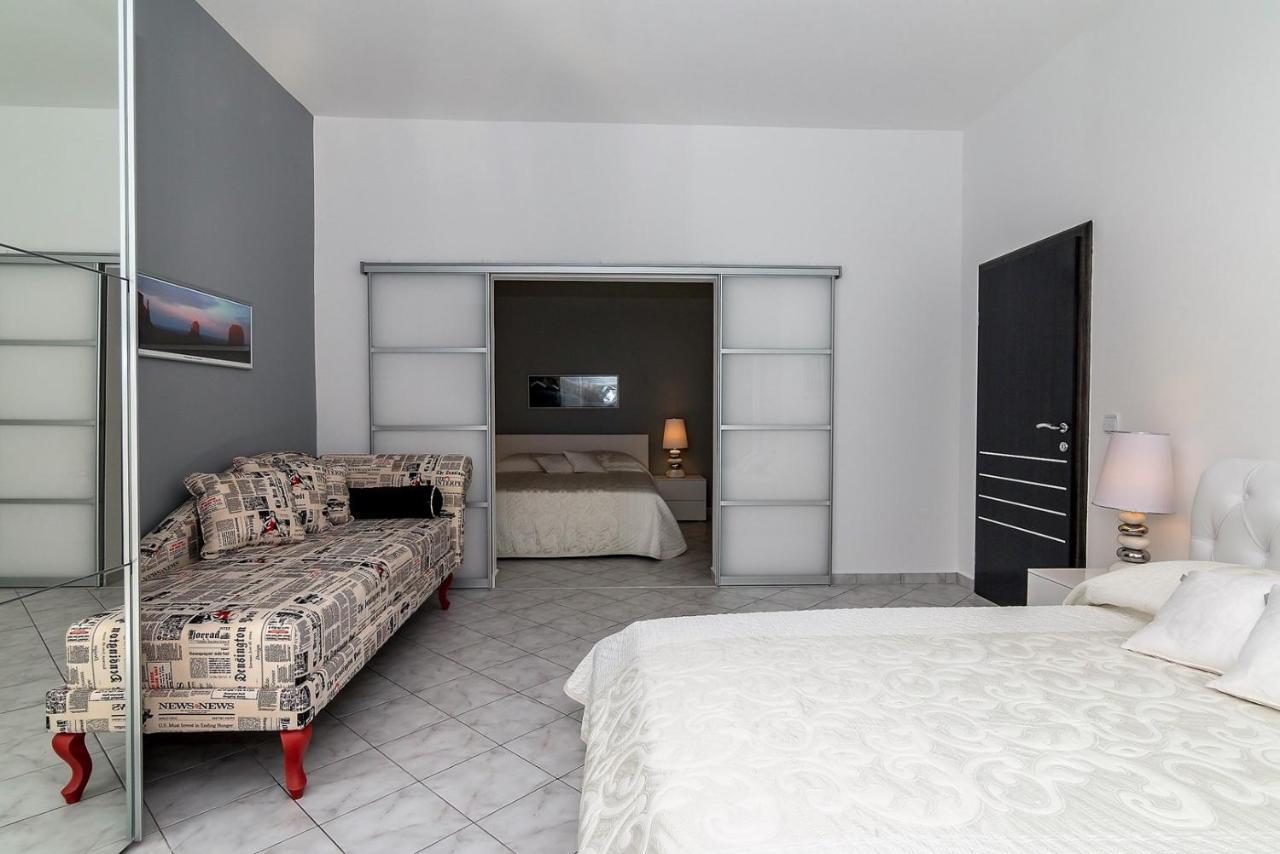 Holiday House Queens With Sea View Selce Kültér fotó