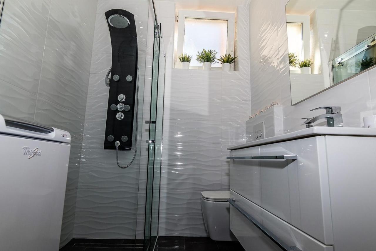 Holiday House Queens With Sea View Selce Kültér fotó